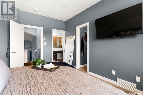 3601 Parliament Avenue, Regina, SK - Indoor Photo Showing Bedroom