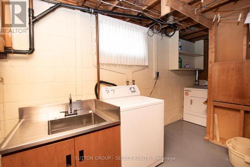 9 Sunray Avenue, London, ON - Indoor Photo Showing Laundry Room