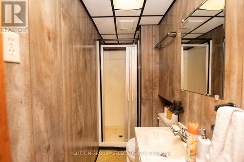 9 Sunray Avenue, London, ON - Indoor Photo Showing Bathroom