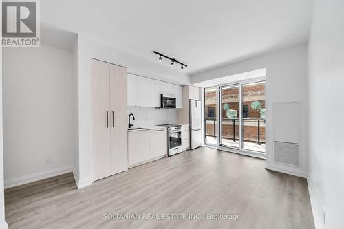 319 - 2369 Danforth Avenue, Toronto (East End-Danforth), ON - Indoor Photo Showing Kitchen