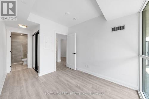 319 - 2369 Danforth Avenue, Toronto (East End-Danforth), ON - Indoor Photo Showing Other Room