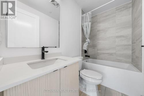 319 - 2369 Danforth Avenue, Toronto (East End-Danforth), ON - Indoor Photo Showing Bathroom