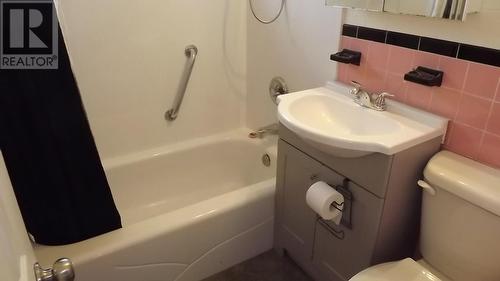 71 Hutchison Ave, Elliot Lake, ON - Indoor Photo Showing Bathroom