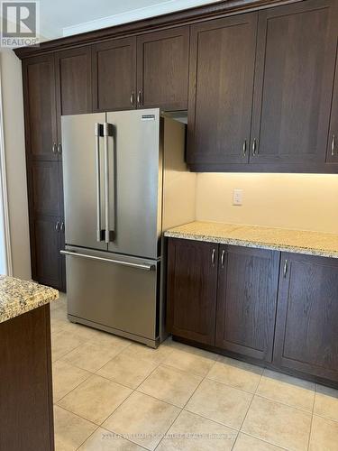 350 Begonia Gardens, Oakville, ON - Indoor Photo Showing Kitchen