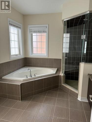 350 Begonia Gardens, Oakville, ON - Indoor Photo Showing Bathroom