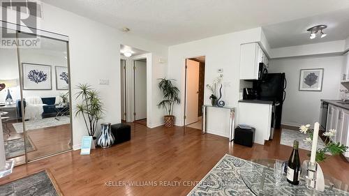 441 - 34 Western Battery Road, Toronto (Niagara), ON - Indoor Photo Showing Living Room