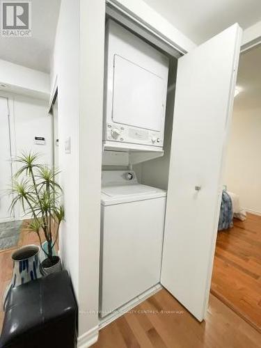 441 - 34 Western Battery Road, Toronto (Niagara), ON - Indoor Photo Showing Laundry Room