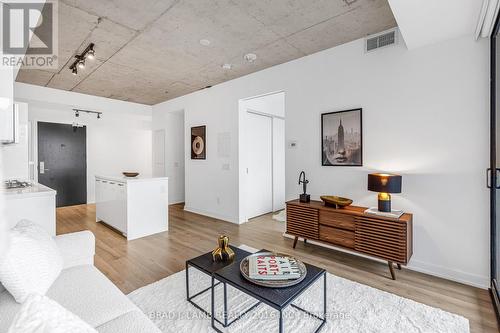 520 - 55 Ontario Street, Toronto (Moss Park), ON - Indoor Photo Showing Living Room