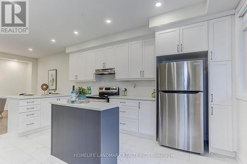 58 Thomas Frisby Jr Crescent, Markham, ON - Indoor Photo Showing Kitchen