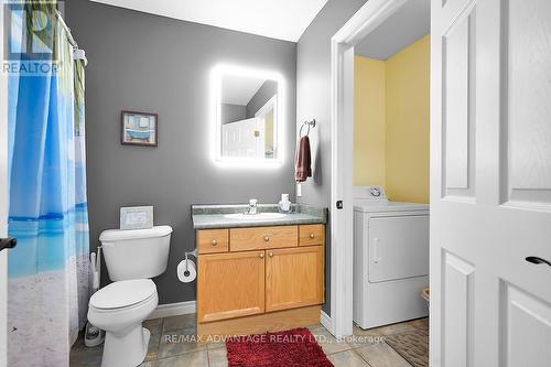 main floor bath with side laundry - 49 - 1077 Hamilton Road, London, ON 