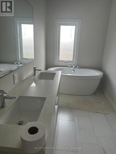 264 Stathis Boulevard, Sarnia, ON - Indoor Photo Showing Bathroom