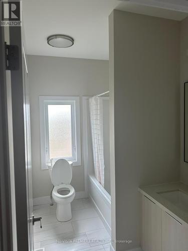 264 Stathis Boulevard, Sarnia, ON - Indoor Photo Showing Bathroom