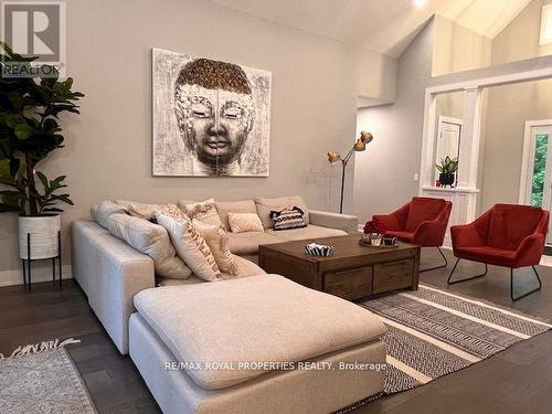 1056 Lippert Lane, Bancroft, ON - Indoor Photo Showing Living Room