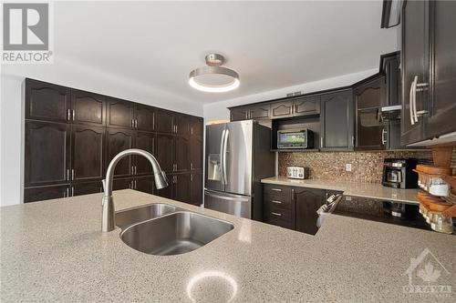 839 Adencliffe Drive, Ottawa, ON - Indoor Photo Showing Kitchen With Double Sink With Upgraded Kitchen