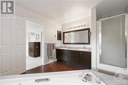 839 Adencliffe Drive, Ottawa, ON - Indoor Photo Showing Bathroom