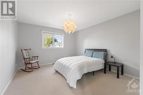 839 Adencliffe Drive, Ottawa, ON - Indoor Photo Showing Bedroom