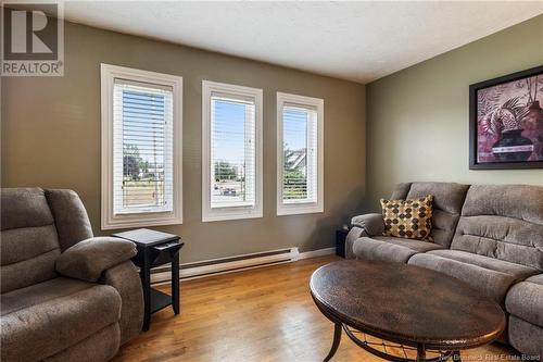 178 Isington Street, Moncton, NB - Indoor Photo Showing Living Room