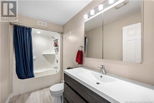 54 Castle Drive, Moncton, NB - Indoor Photo Showing Bathroom