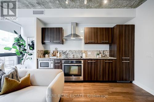 707 - 15 Beverley Street, Toronto (Kensington-Chinatown), ON - Indoor Photo Showing Kitchen