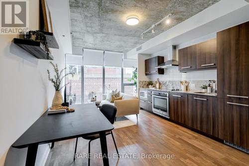 707 - 15 Beverley Street, Toronto (Kensington-Chinatown), ON - Indoor Photo Showing Kitchen With Upgraded Kitchen