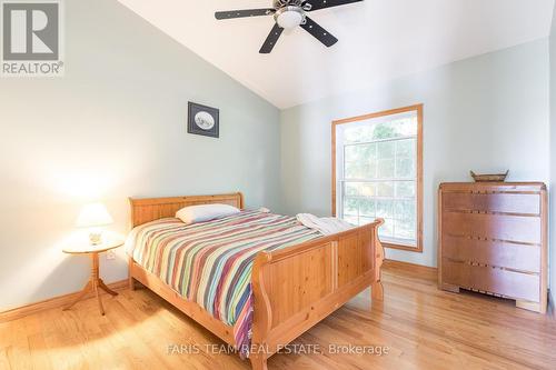 2140 Old Second Road S, Springwater (Midhurst), ON - Indoor Photo Showing Bedroom