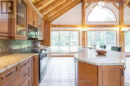 2140 Old Second Road S, Springwater (Midhurst), ON - Indoor Photo Showing Kitchen With Upgraded Kitchen