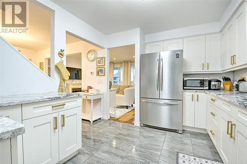 973 Ellrose, Windsor, ON - Indoor Photo Showing Kitchen