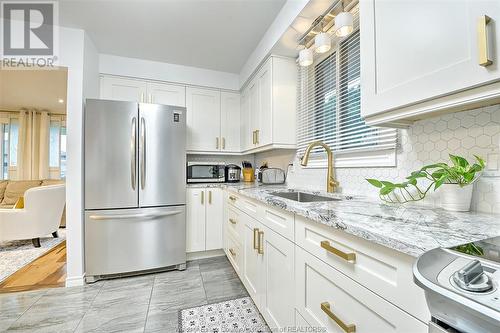 973 Ellrose, Windsor, ON - Indoor Photo Showing Kitchen