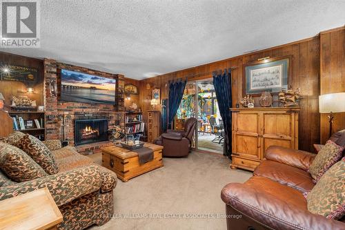 39 Maplewood Road, Mississauga (Mineola), ON - Indoor Photo Showing Living Room With Fireplace