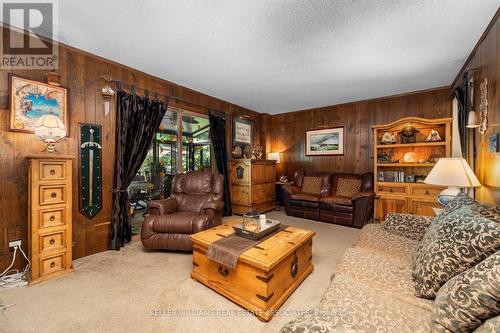 39 Maplewood Road, Mississauga (Mineola), ON - Indoor Photo Showing Living Room