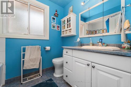 39 Maplewood Road, Mississauga (Mineola), ON - Indoor Photo Showing Bathroom