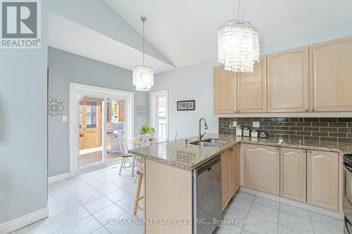 37 Sundridge Street, Brampton (Snelgrove), ON - Indoor Photo Showing Kitchen With Double Sink