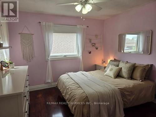 37 Sundridge Street, Brampton (Snelgrove), ON - Indoor Photo Showing Bedroom