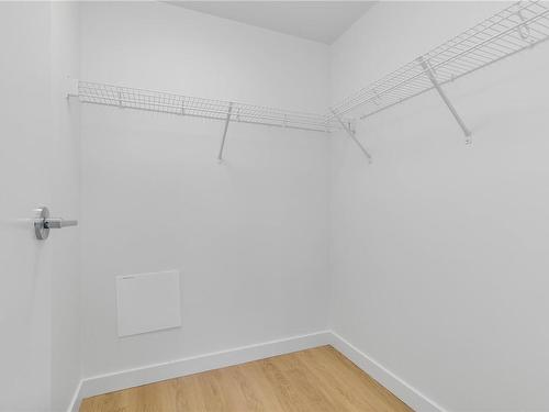 502-1115 Johnson St, Victoria, BC - Indoor With Storage