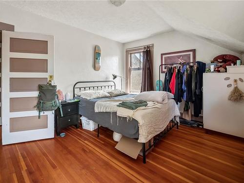 1157 Princess Ave, Victoria, BC - Indoor Photo Showing Bedroom