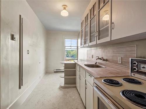 1157 Princess Ave, Victoria, BC - Indoor Photo Showing Kitchen