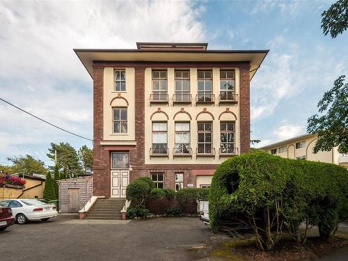 305-120 Douglas St, Victoria, BC - Outdoor With Facade