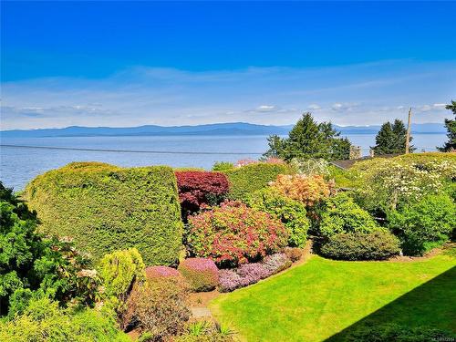 397 Crescent Rd West, Qualicum Beach, BC 