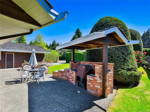 397 Crescent Rd West, Qualicum Beach, BC 