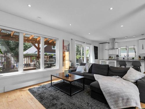 Salon - 1174 Rue Demers, Carignan, QC - Indoor Photo Showing Living Room