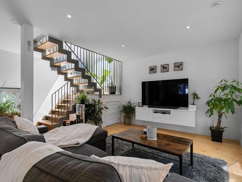 Salon - 1174 Rue Demers, Carignan, QC - Indoor Photo Showing Living Room