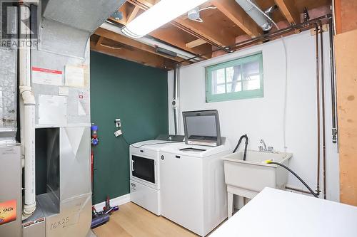 37 Grandview Ave, Sault Ste. Marie, ON - Indoor Photo Showing Laundry Room