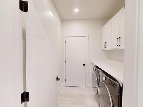 2967 Gilbert Road, Kamloops, BC - Indoor Photo Showing Laundry Room