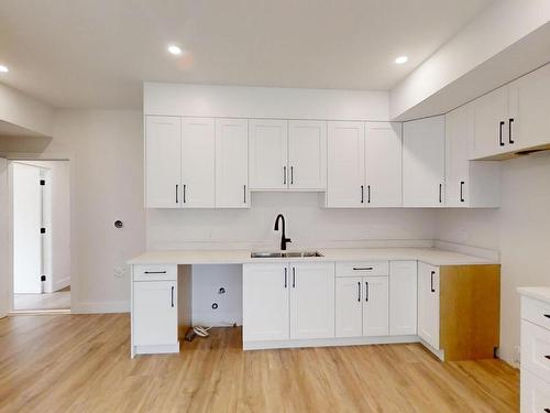 2967 Gilbert Road, Kamloops, BC - Indoor Photo Showing Kitchen With Double Sink