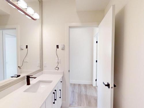 2967 Gilbert Road, Kamloops, BC - Indoor Photo Showing Bathroom