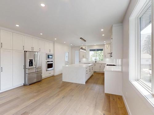 2967 Gilbert Road, Kamloops, BC - Indoor Photo Showing Kitchen With Upgraded Kitchen