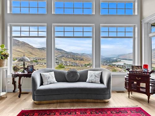 996 Quails Roost Crt, Kamloops, BC - Indoor Photo Showing Living Room