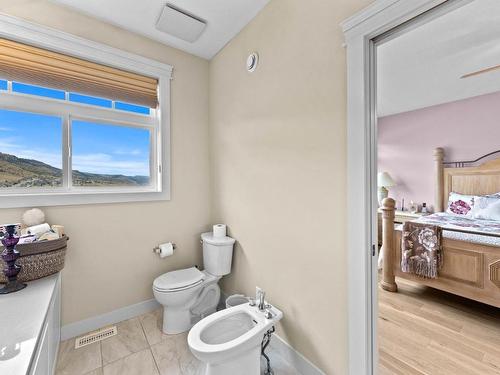 996 Quails Roost Crt, Kamloops, BC - Indoor Photo Showing Bathroom