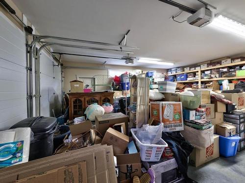 996 Quails Roost Crt, Kamloops, BC - Indoor Photo Showing Garage