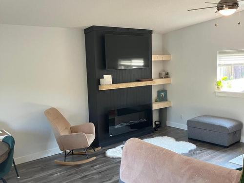 4349 Yellowhead Highway, Kamloops, BC - Indoor Photo Showing Living Room With Fireplace